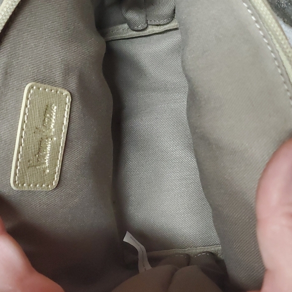 Neiman Marcus Makeup Bag gold Preowned - Picture 2 of 4